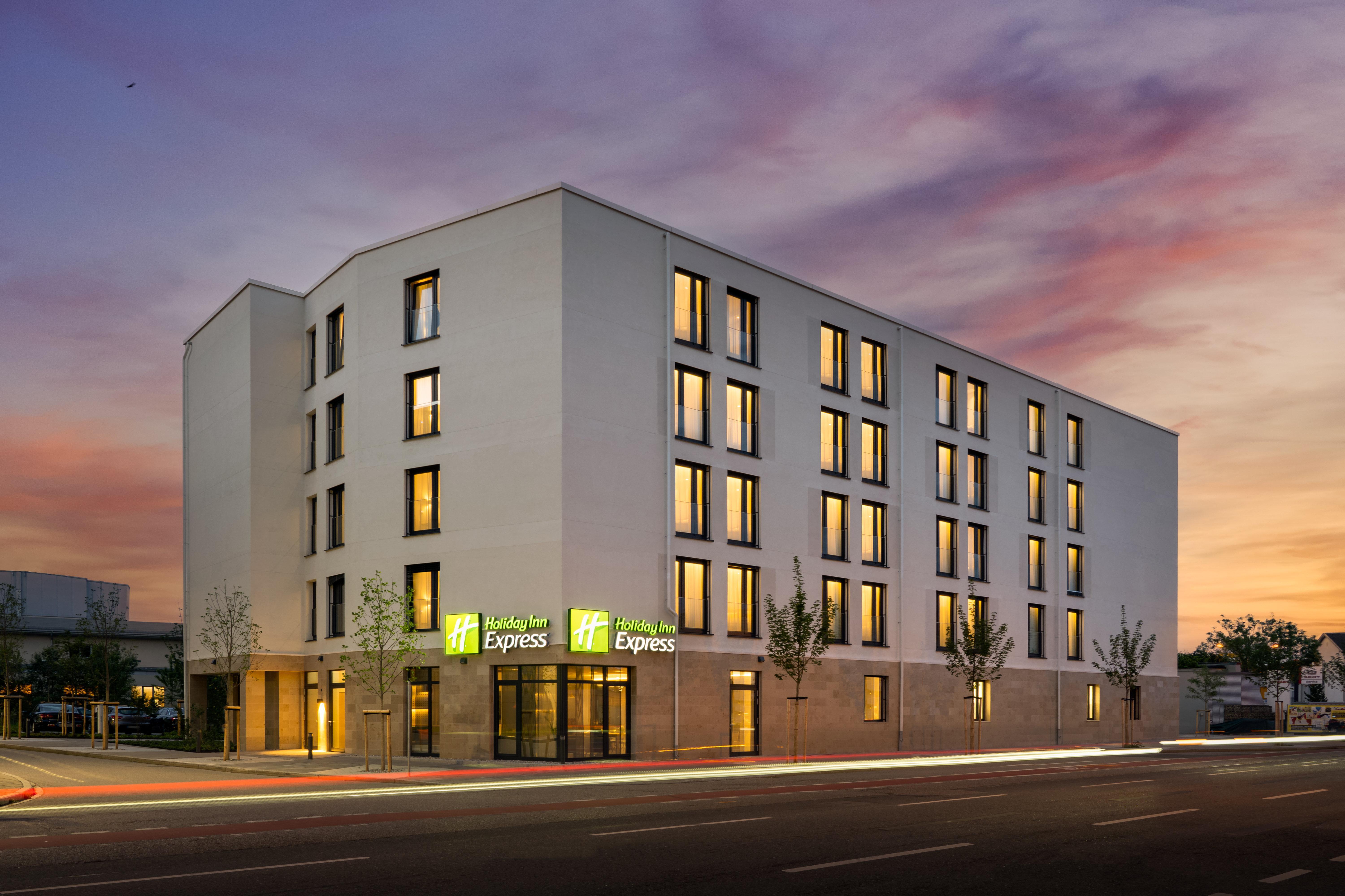 Holiday Inn Express - Rosenheim By Ihg Exterior foto